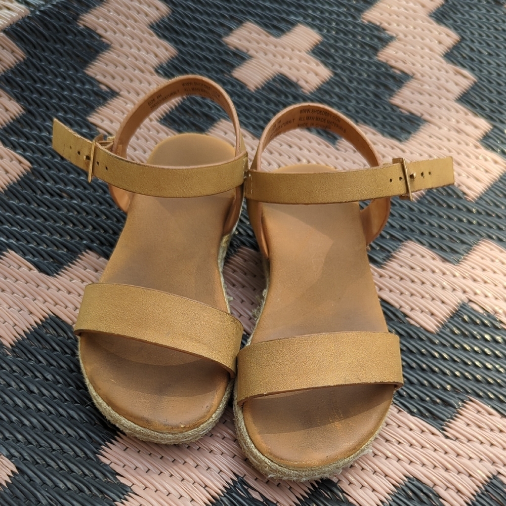 Girls Tan Sandals Woven Platform Bottoms Size 8
